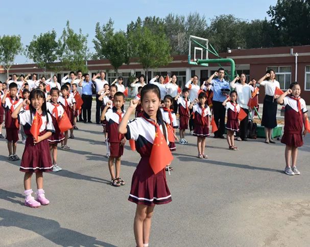 济南市天桥区刘庙小学"献礼新中国70周年,争做新时代好队员"开学典礼