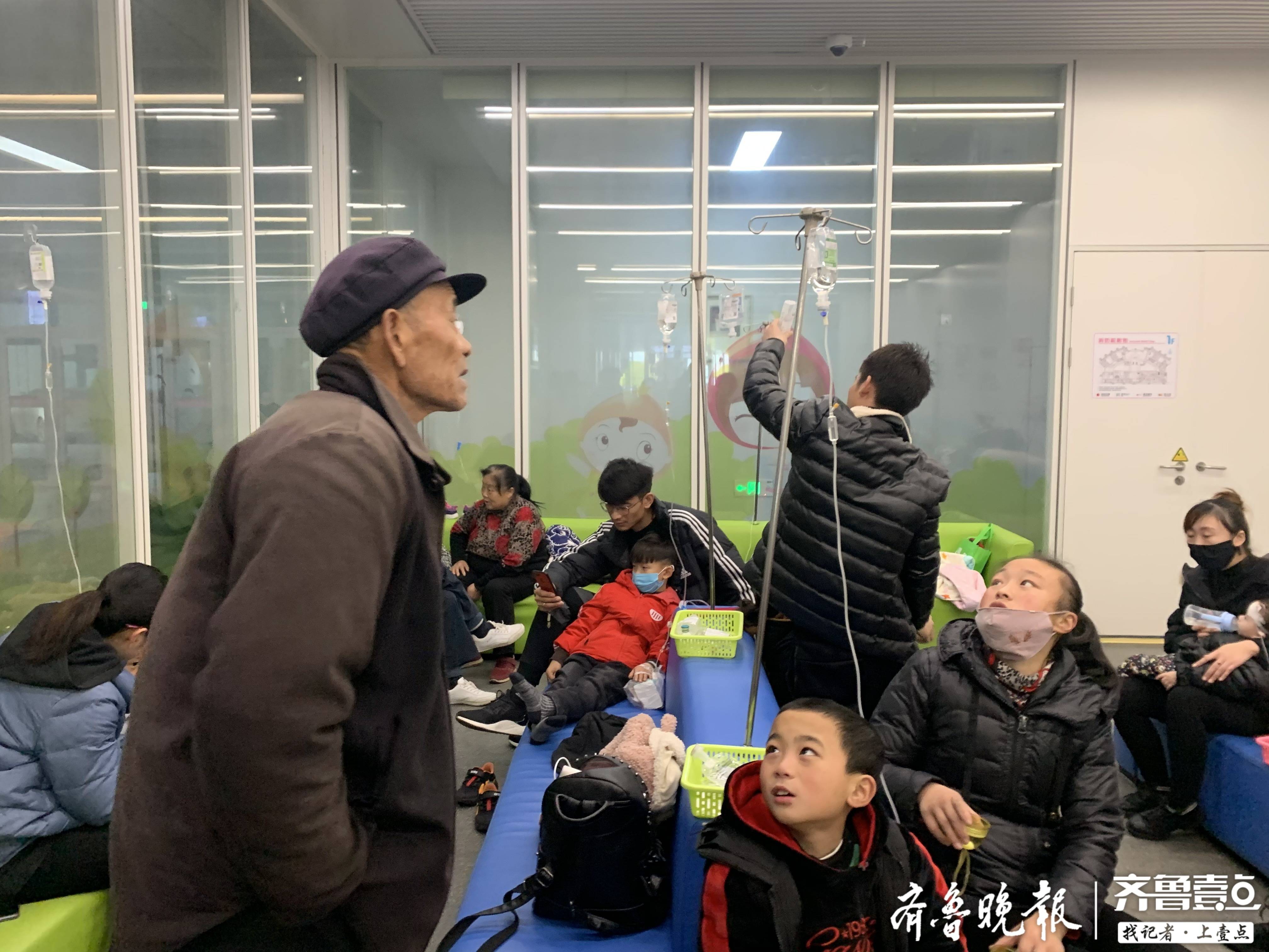 就结束的专家门诊,枣庄市妇幼保健院耿建梅主任接近下午1点都还在接诊