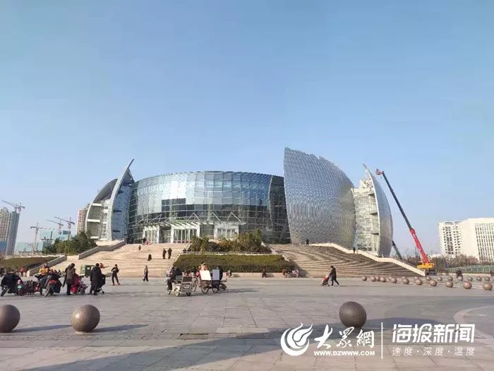 新生建成10年后菏泽大剧院交由保利剧院托管开启大清扫