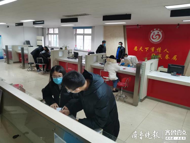 多图!情人节济南一民政局大厅,只有几对新人在登记