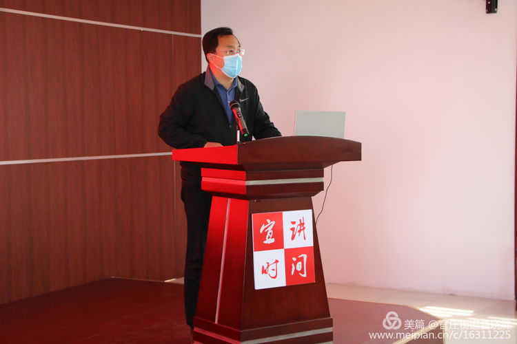 张景峰代表官庄街道向援鄂医疗队员表示崇高敬意,并热烈欢迎他们的到