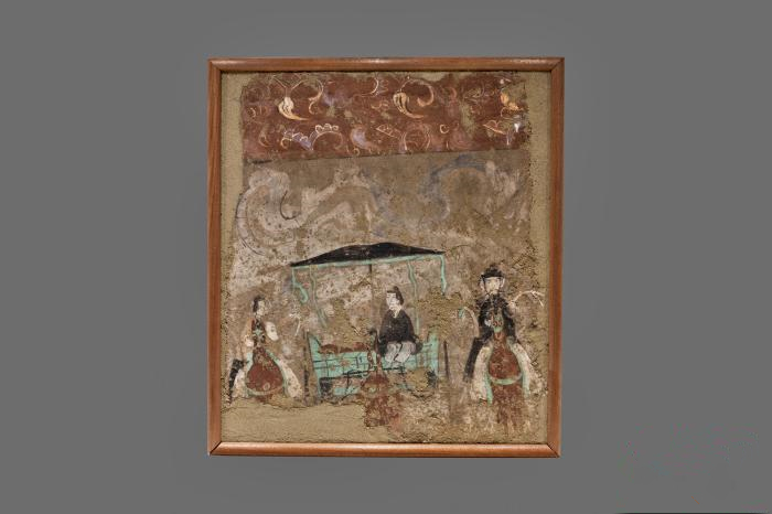图为展出的汉墓壁画车马出行图