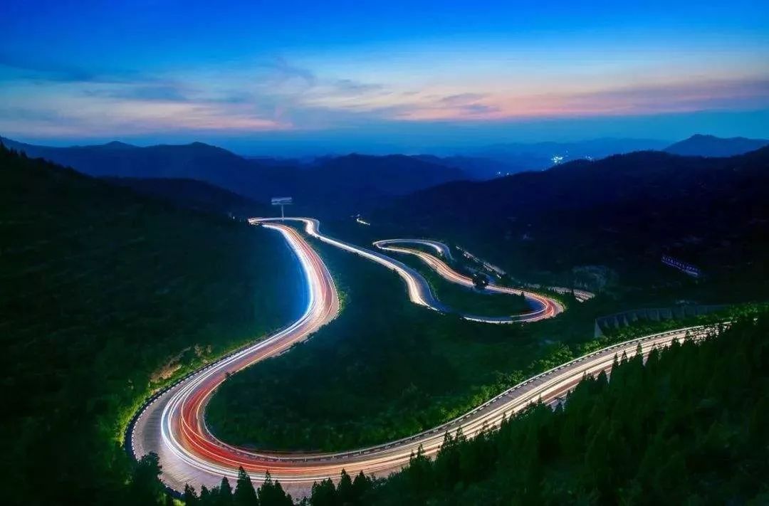 端午去哪儿|来这些让人沉溺在风景里的公路,观赏最美