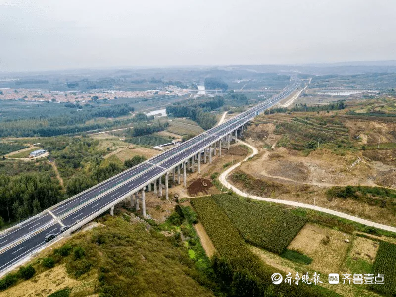 潍莱高速公路对进一步巩固潍坊市在山东半岛的交通枢纽地位,促进潍坊