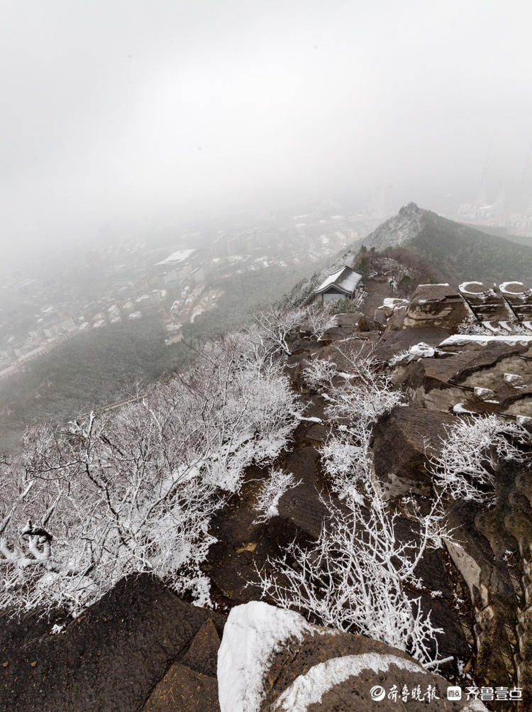 情报站|济南千佛山山顶雪景是怎样的?跟随壹粉的镜头来感受下吧