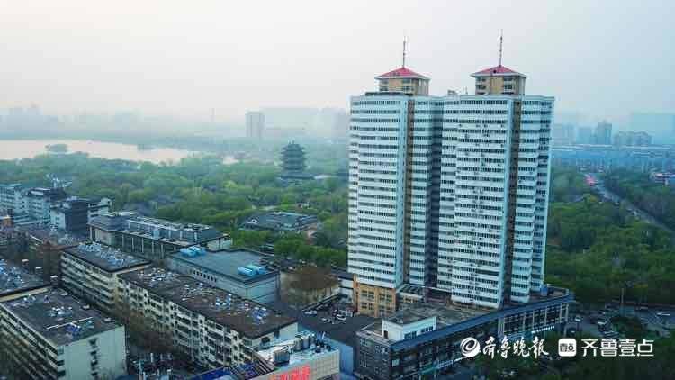 3月27日下午,记者从相关部门了解到,东湖大厦处置济南市酝酿了很久