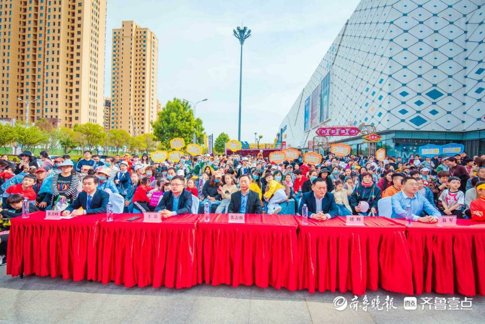 并对枣庄薛城万达在商业领域获得的成功及发展理念表示高度赞扬与肯定