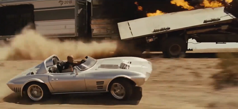《速度与激情9》预告片中,热血场面密集,观众调侃的赛车上天也"实现"