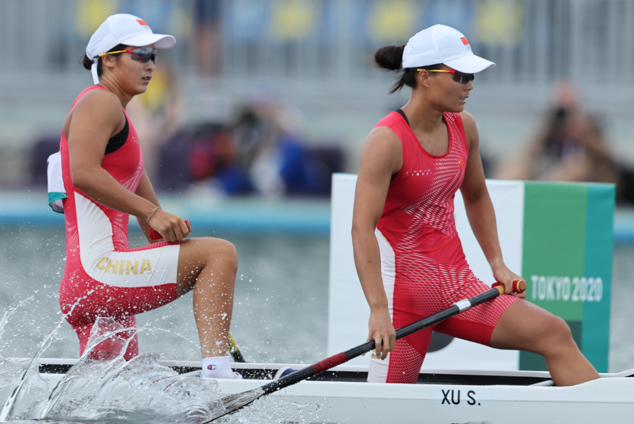 乘风破浪徐诗晓孙梦雅强势晋级女子双人划艇500米决赛