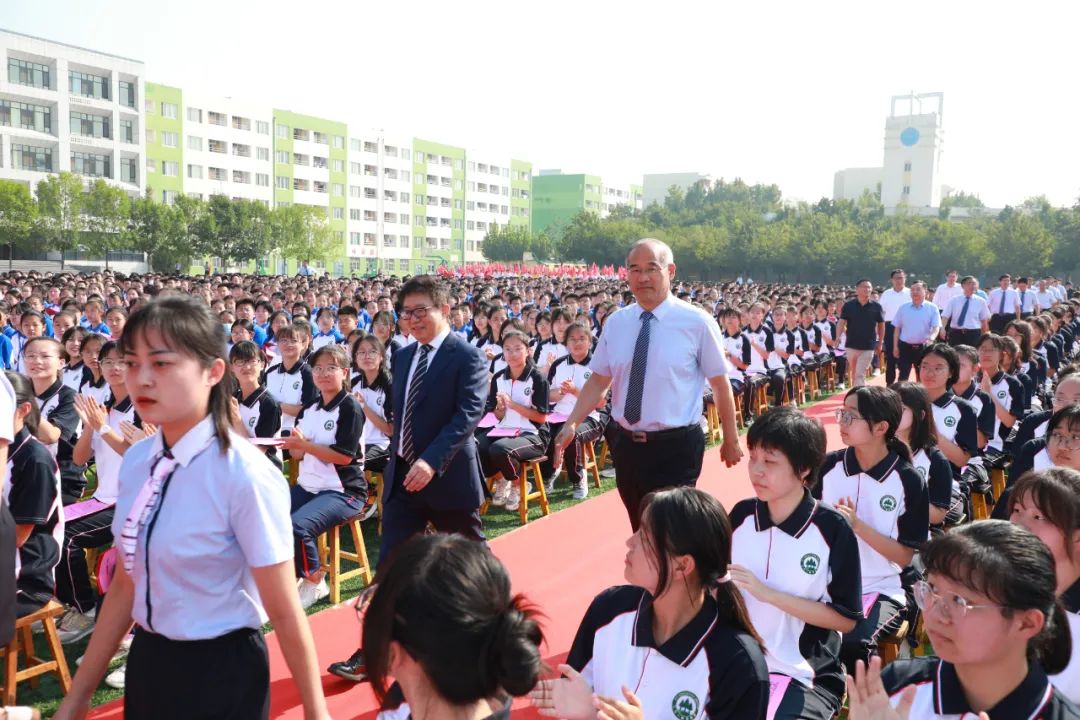 昌乐二中2021年开学典礼暨教师节庆祝大会隆重举行