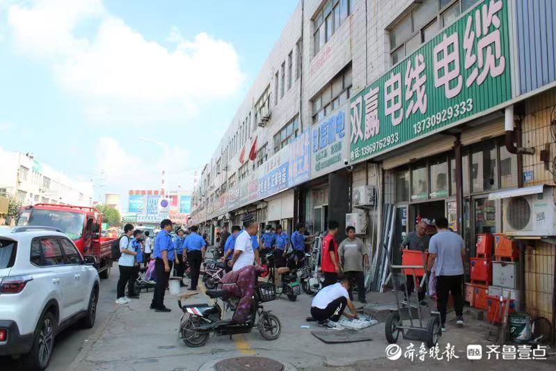 即墨推进十乱整治集中清理大同街市容乱象