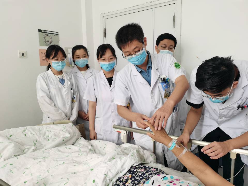 王炎强医教研齐头并进的医学博士