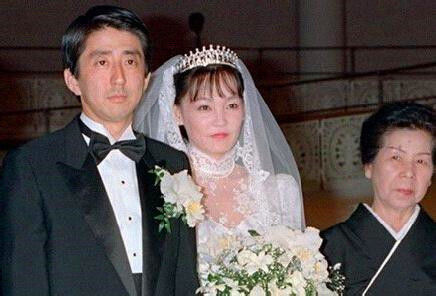 谁说相亲遇不到真爱看看岸田文雄和妻子的神仙爱情