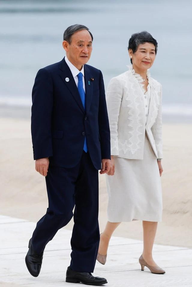 日本上一任"第一夫人"菅真理子可谓"比低调更低调,菅义伟出任首相之