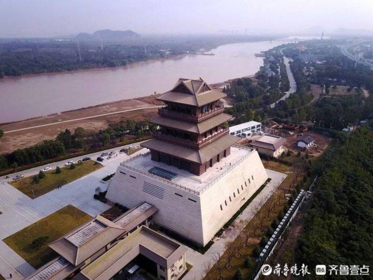 庄重大方航拍济南黄河南岸新地标鹊华楼