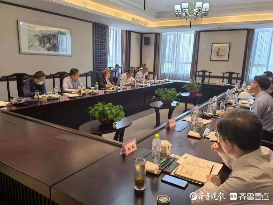 5月6日,泰安市政府副市长,市矿山装备及工程机械产业链链长刘峰梅带队