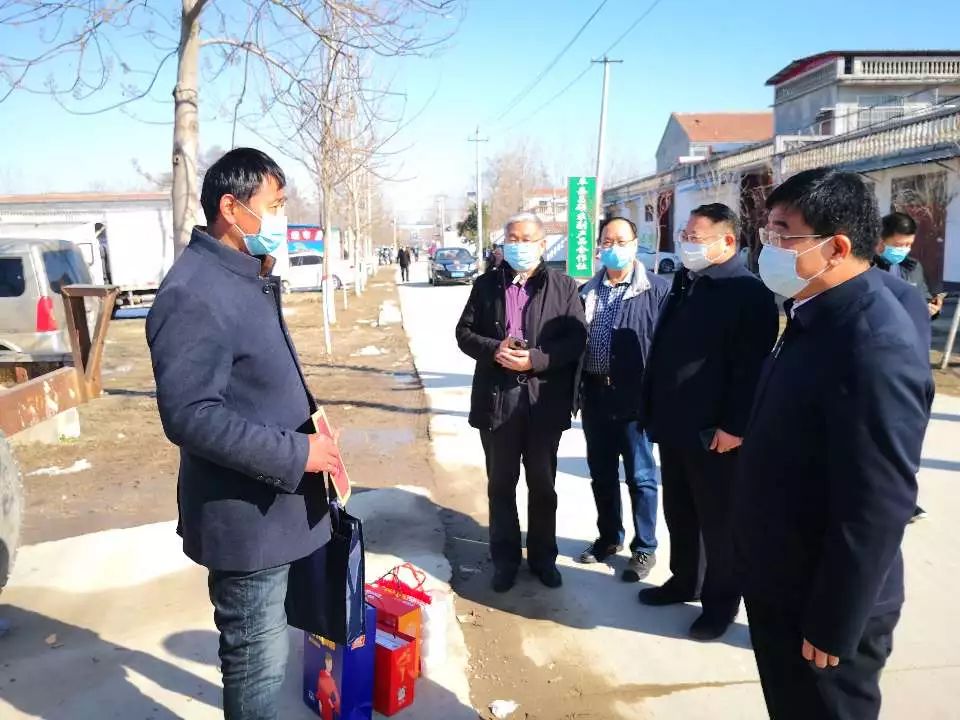 单县县委书记穆杰看望慰问第二批支援湖北医护人员家属