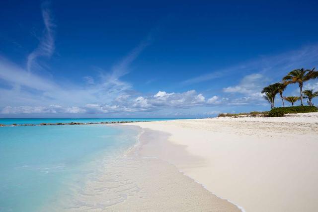 盘点全球最迷人的10个海滩,非常适合游泳和晒太阳!