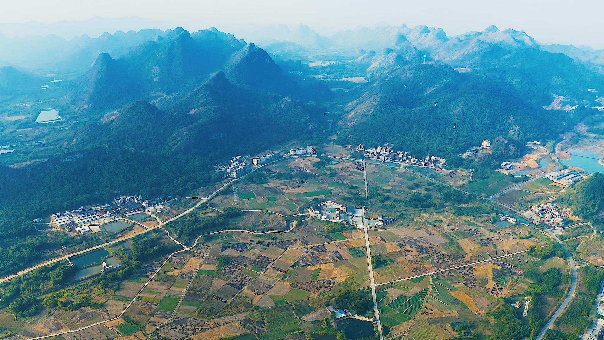 碧桂园帮扶的广东省英德市横石塘镇龙华村 图片来源:每经记者 曹炳梵