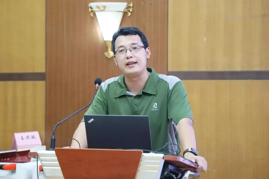 4                         山东大学附属中学——王道