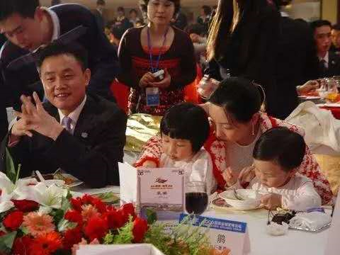 在黄光裕入狱之前,大家对杜鹃的印象也是如此.