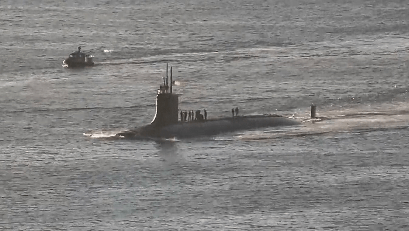 在南海撞山的美军核潜艇现身美国西海岸美媒艇首整个声呐罩都不见了