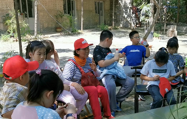 齐鲁志愿者|小学生志愿者听兵妈妈讲志愿故事