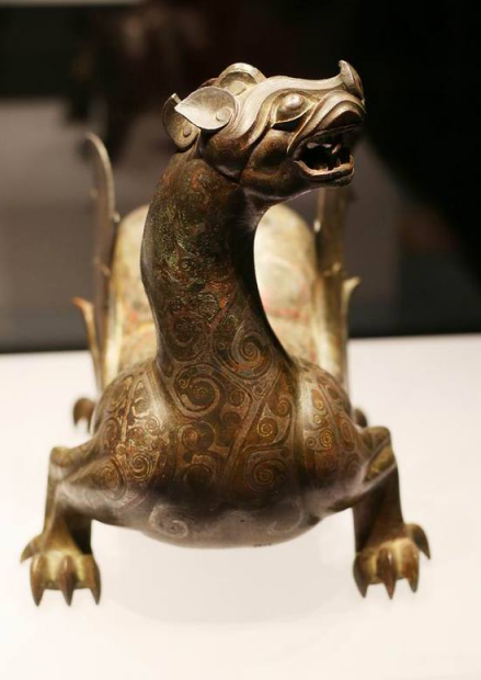 菏泽墓葬群发现罕见东周陶兽或是传说中的风神飞廉