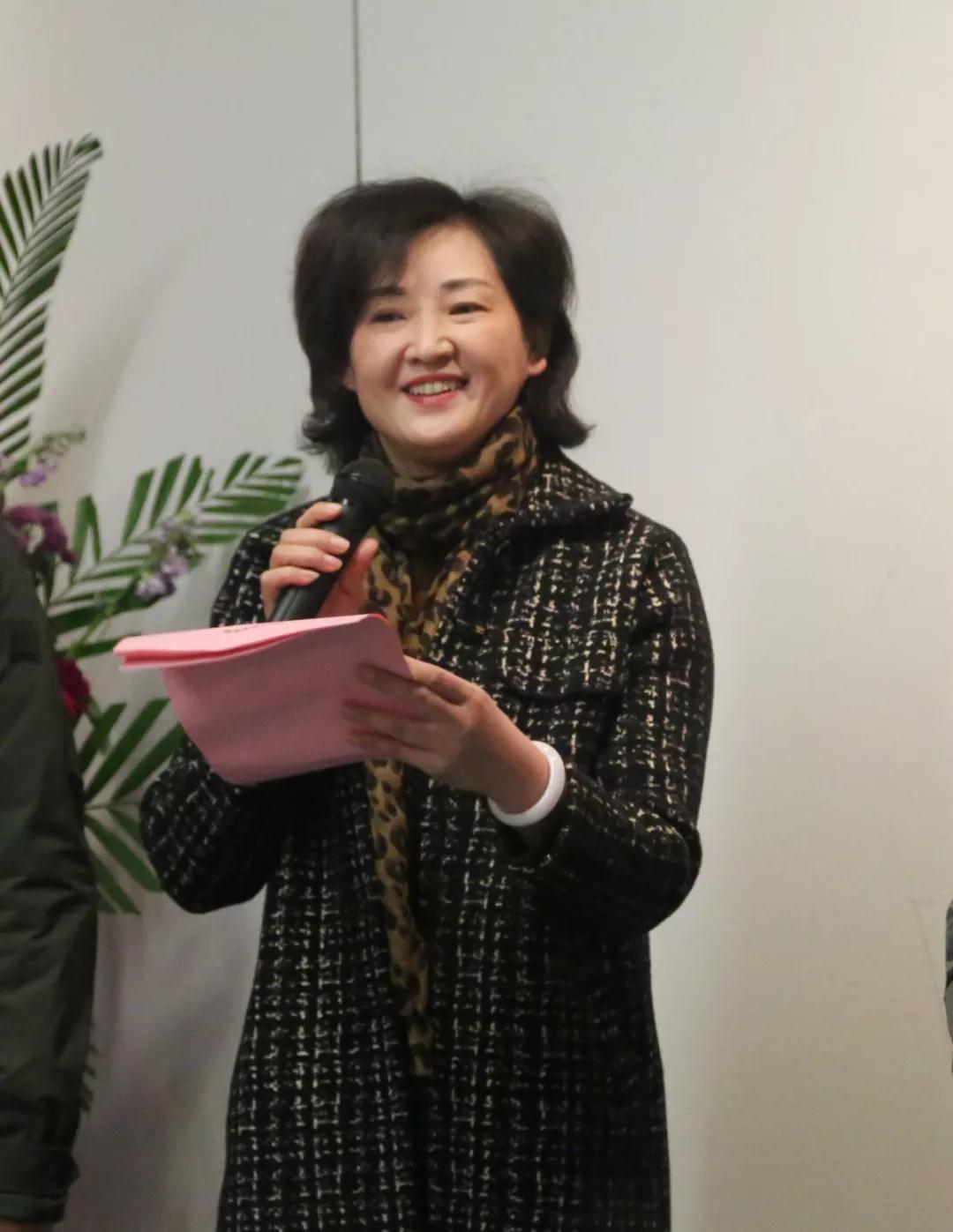 临朐县文联社科联党组书记,主席李咏梅女士讲话展览现场