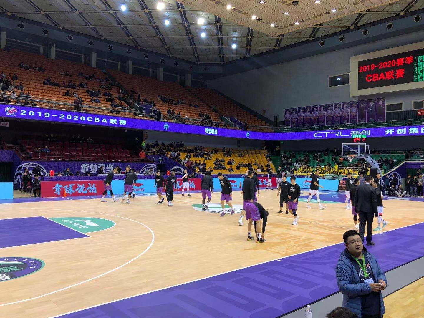 新闻 体育 正文  北京时间11月10日,山东西王男篮坐镇主场迎战时代