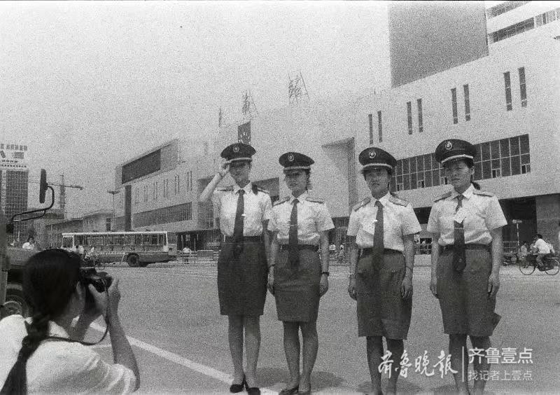 山东相册70年|90年代罕见老照片:93年济青高速通车瞬间