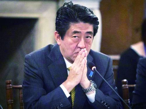 从政治方面讲,日本现任首相安倍晋三很可能将为这种结果买单下台