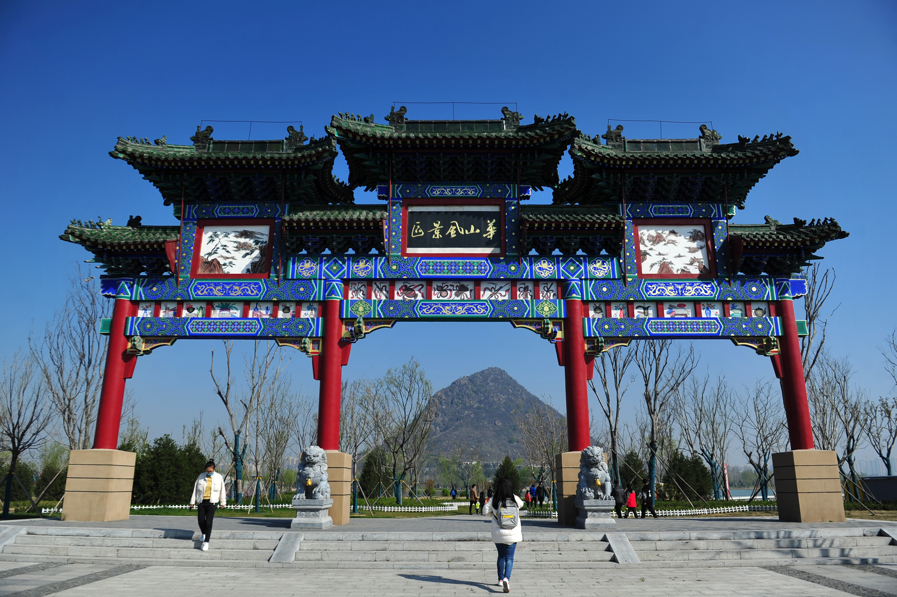 盼望着,盼望着,济南华山景区开园了,快来华山论"花"!