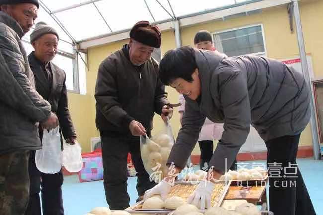 五莲县红泥崖村书记张守英带领村民多增收当好乡村振兴领头羊