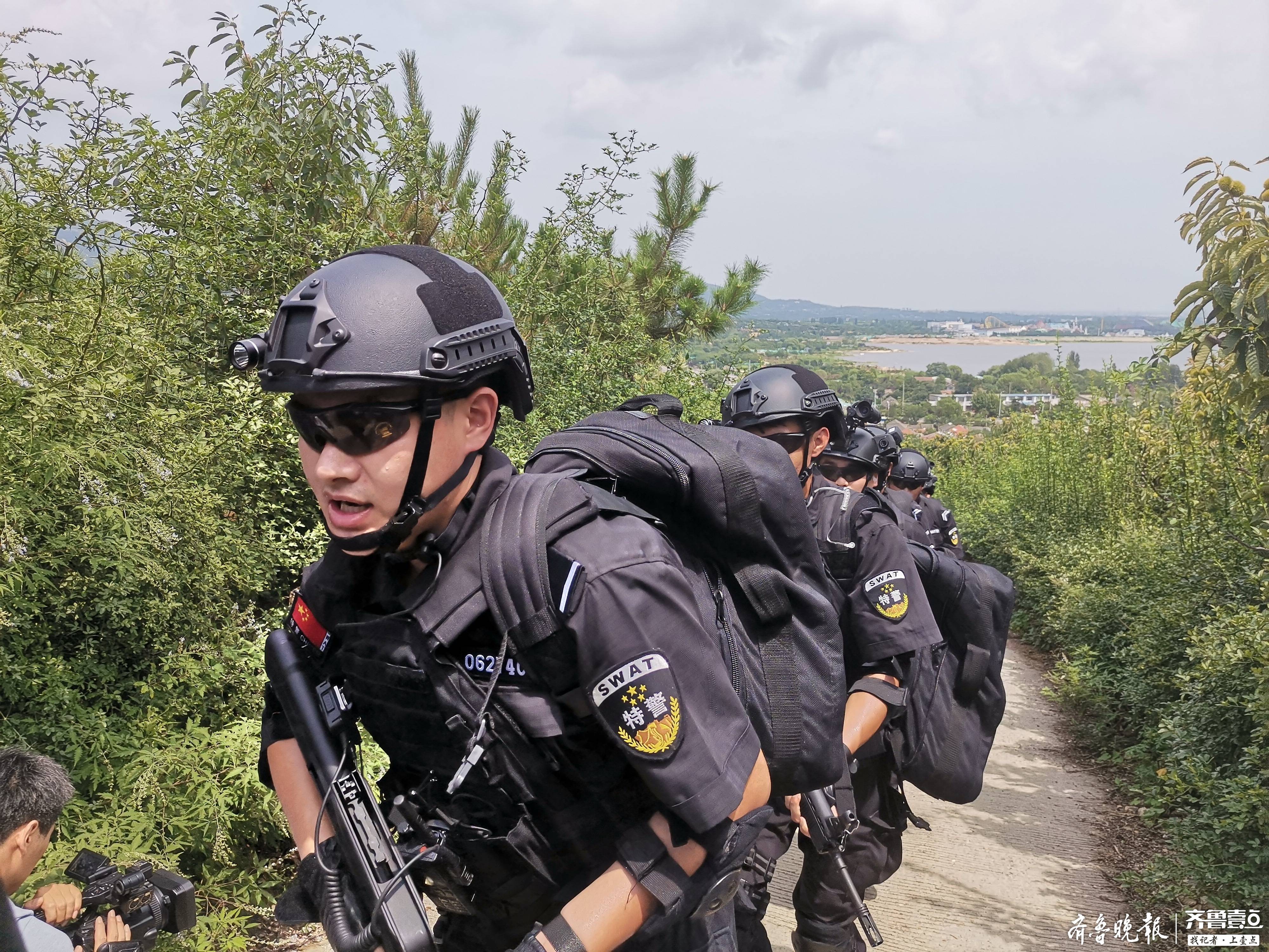 泰安特警图片