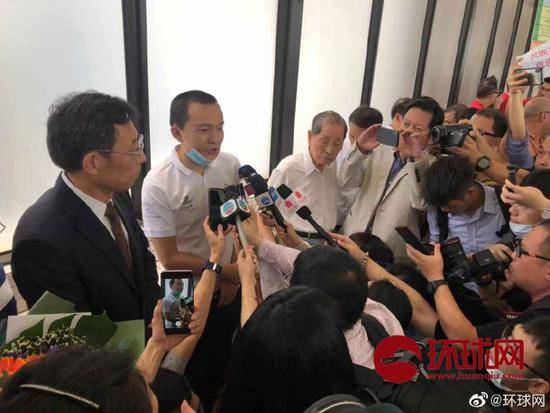 环球网记者付国豪回应为何不公布记者身份:自保