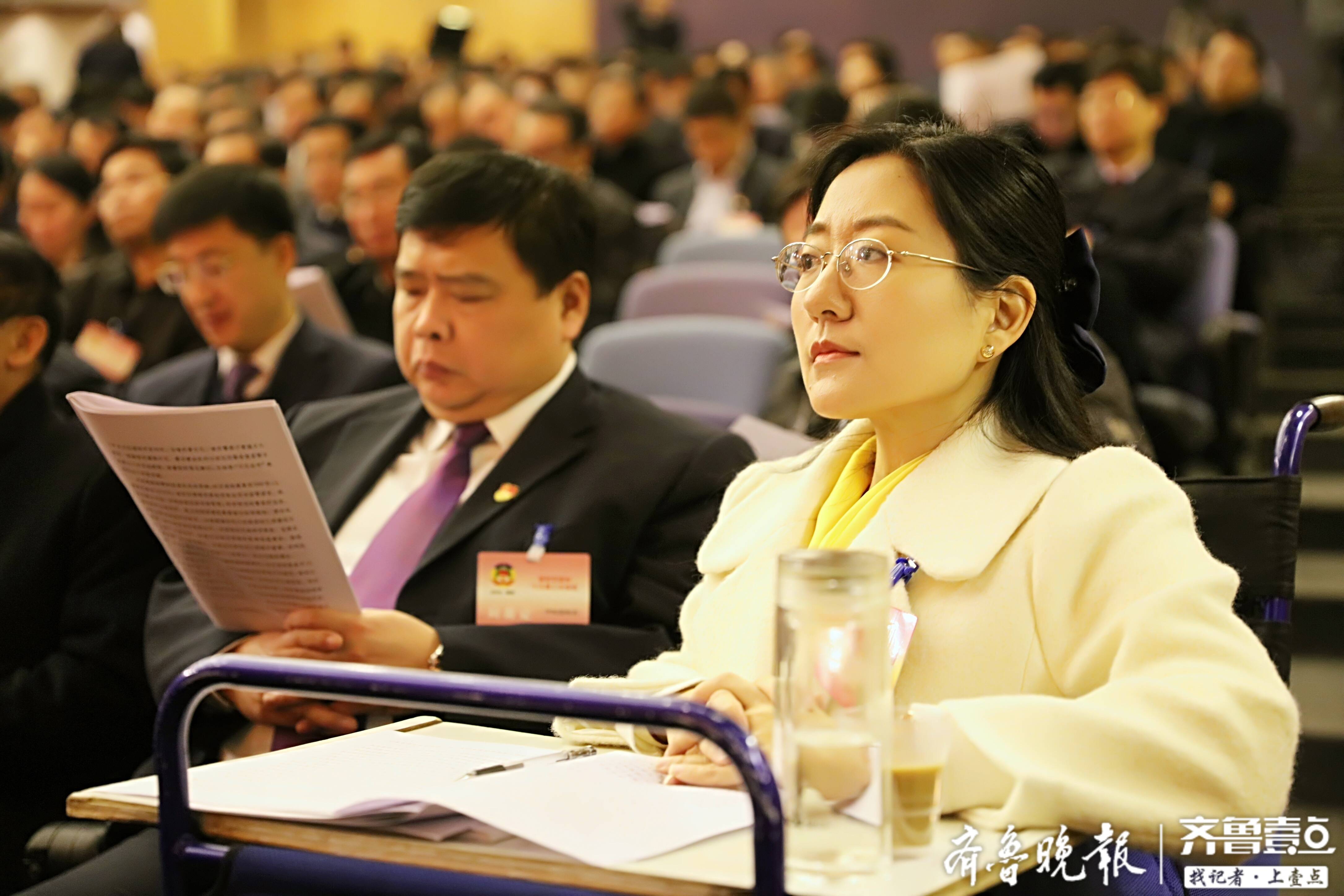 委员风采政协委员刘晓清最美轮椅姐姐