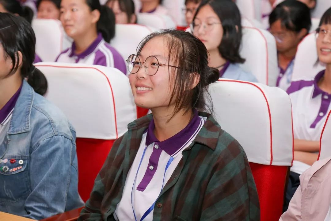 莒县二中举办高中女生青春期健康教育专题讲座