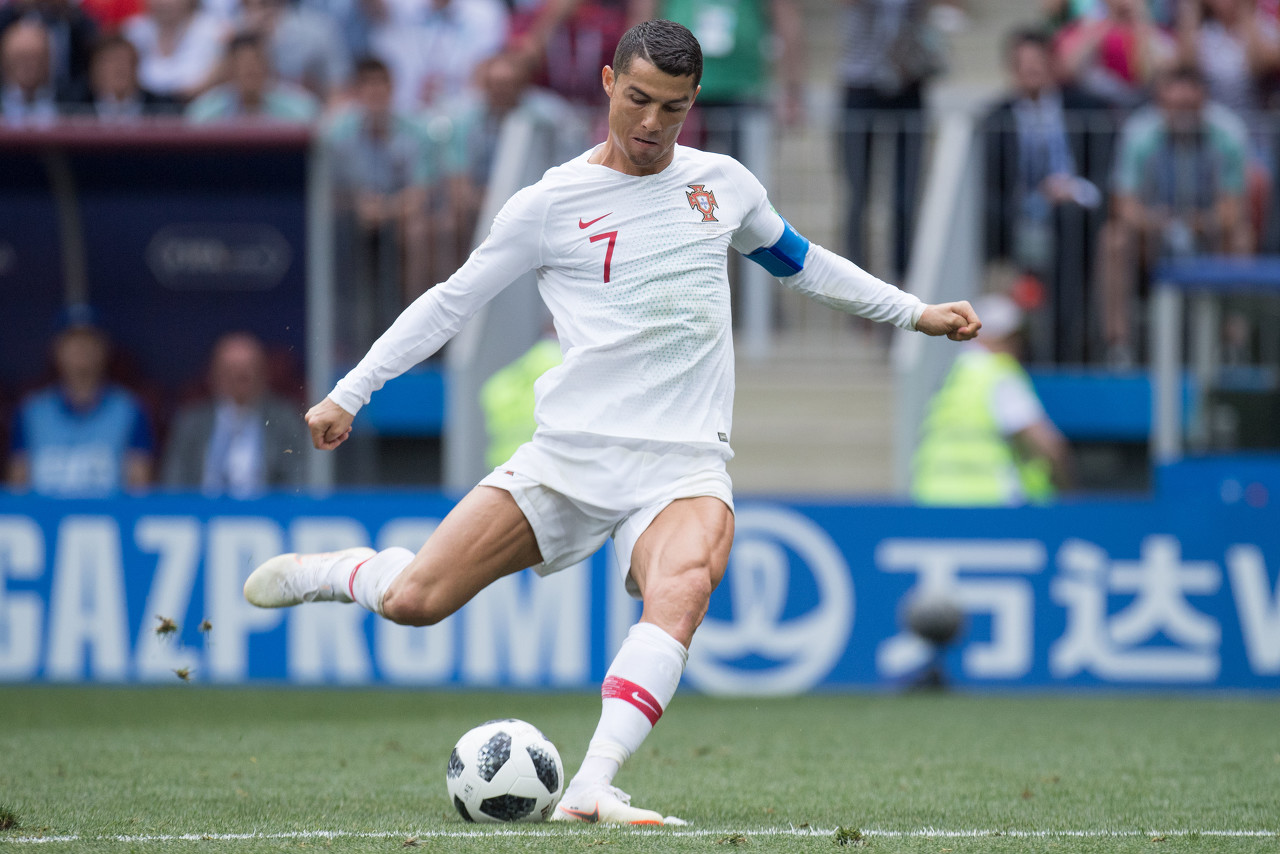 乌葡之战 c罗有望迎生涯700球里程碑之战