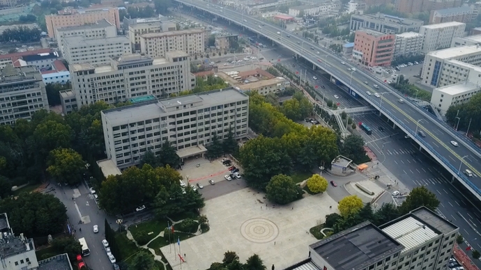 果然視頻高校巡禮之山東財經大學燕山校區秋色