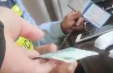 来论|媒体实拍砀山交警收黑钱，治超咋变“吃超”？