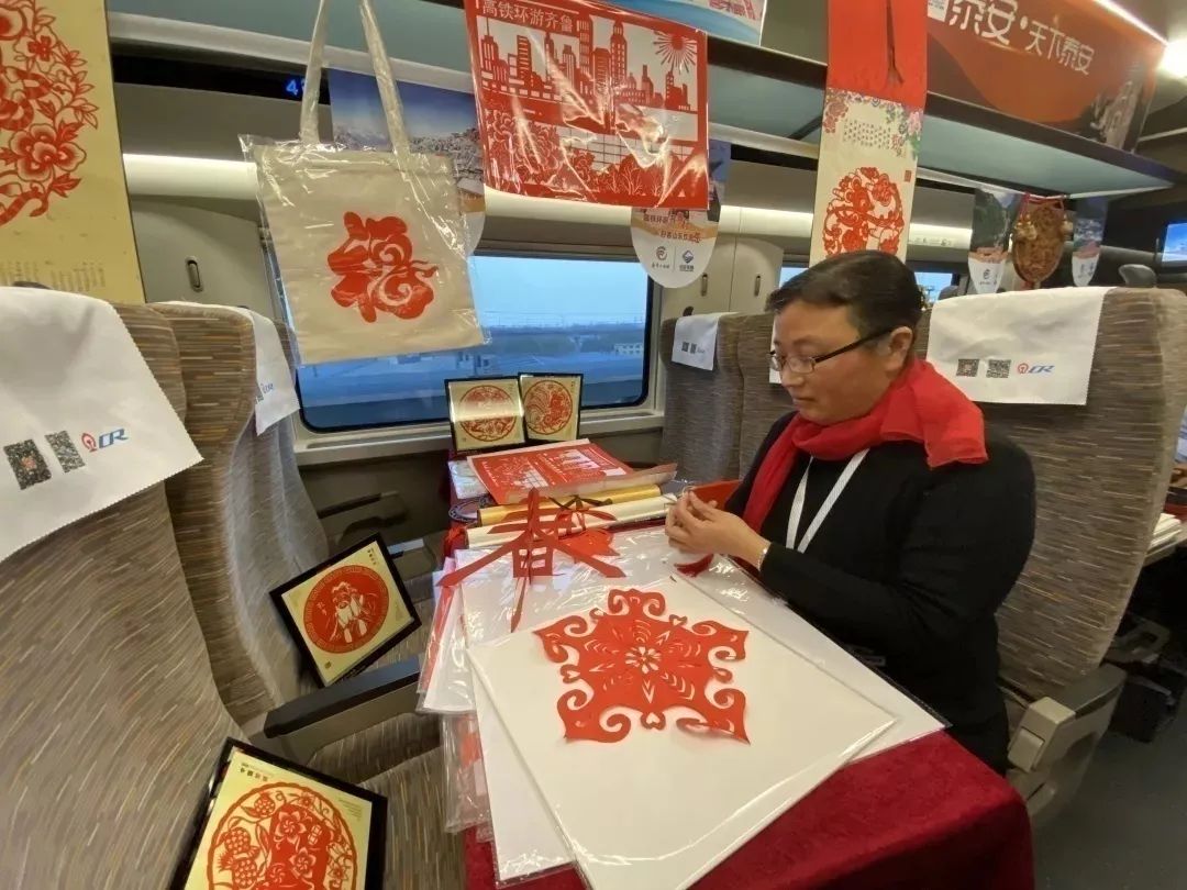 人民日报头版点赞：从济南到济南 高铁开进沂蒙山