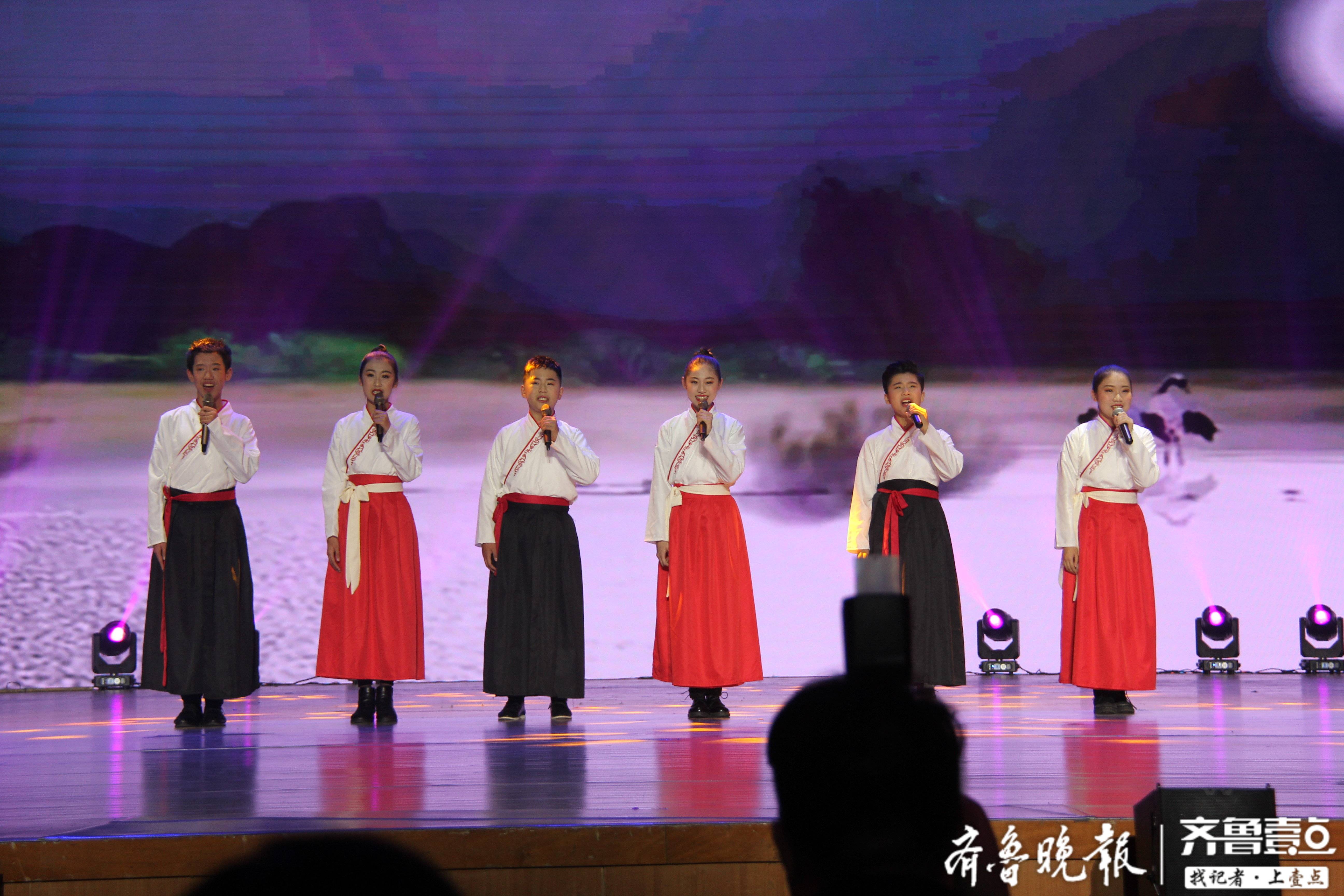 日照市新營中學(xué)參加“聲動日照2020新年詩會”(圖2)