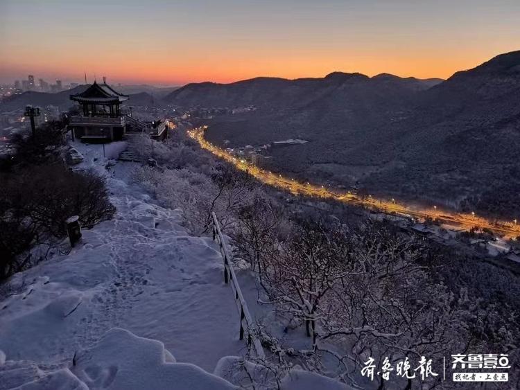 瑞雪降泉城，雪后初晴，看千佛山晨光