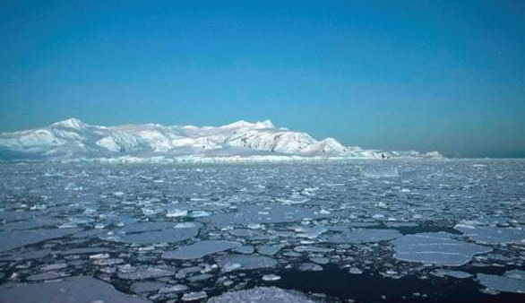 马克龙为勃朗峰冰川消融心痛:气候变化是21世纪的战斗