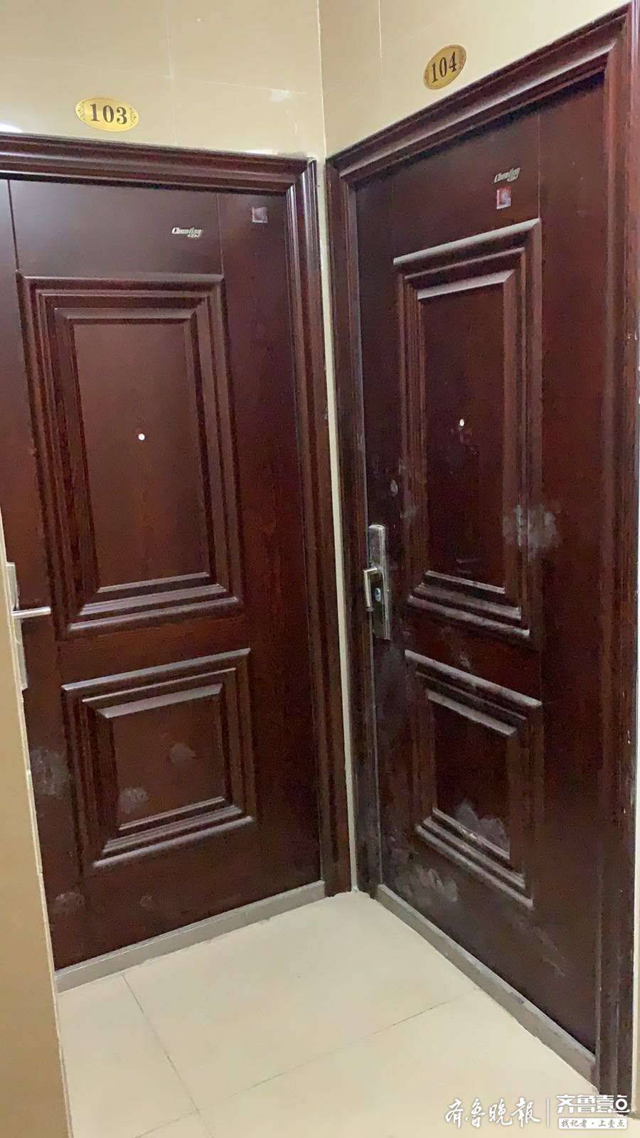 #齐鲁晚报·齐鲁壹点#“奇葩”入户门有进展啦！历城区已组建专班处理该事