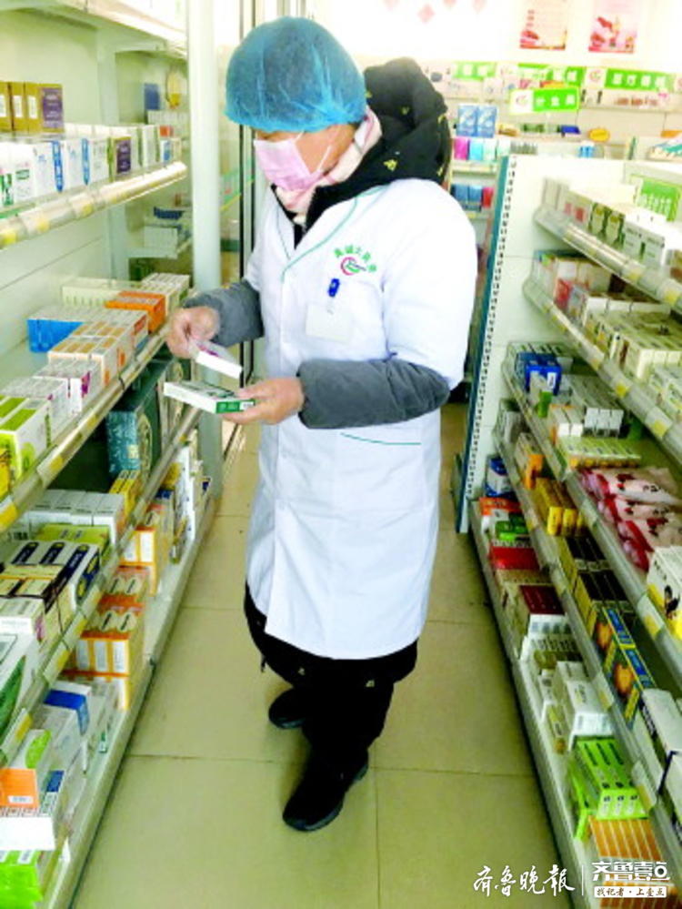 日照真诚大药房员工张德英放弃休息加班加点抗击疫情