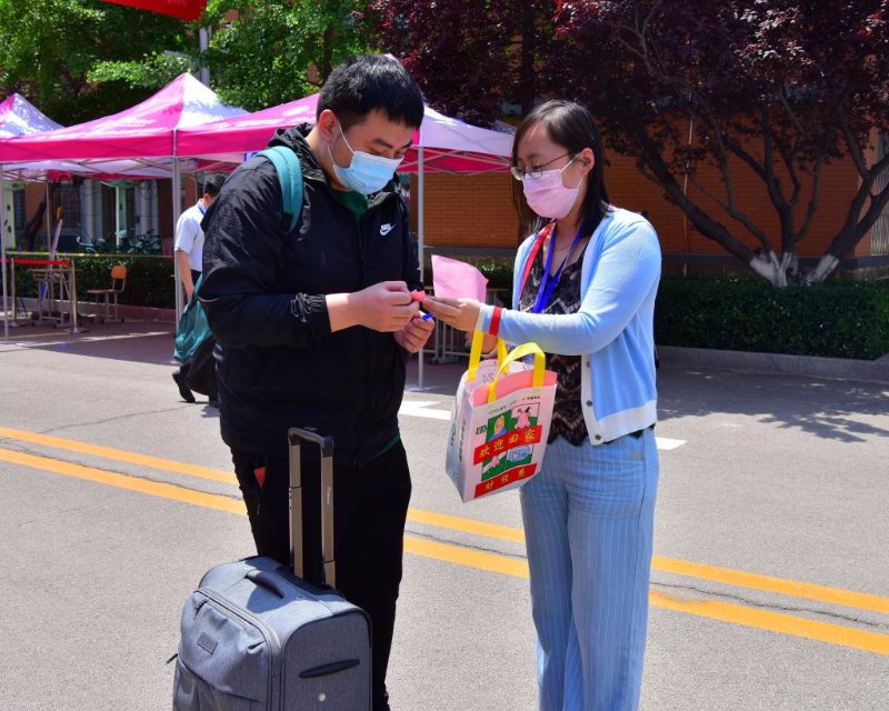 5月21日,山東科技大學濟南校區迎來首批畢業年級返校學生.