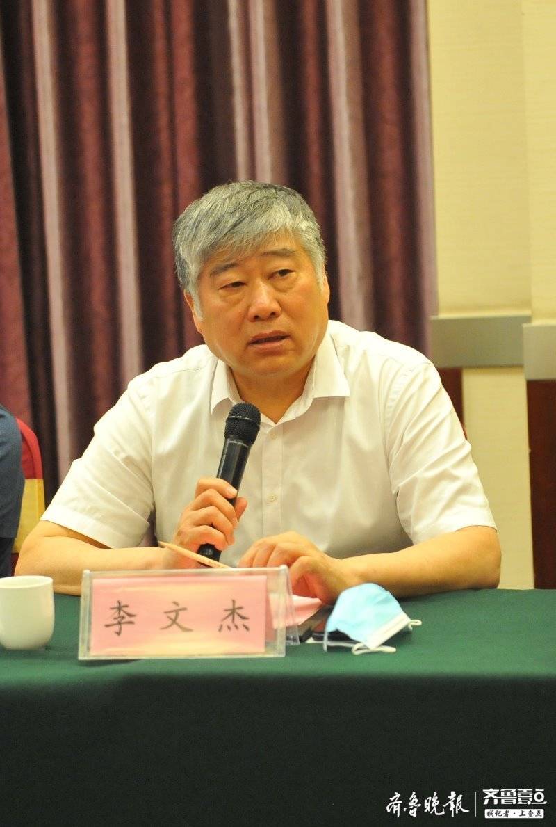 漱玉平民董事长李文杰:邀请医护代表回武汉,把错过的美景补回来