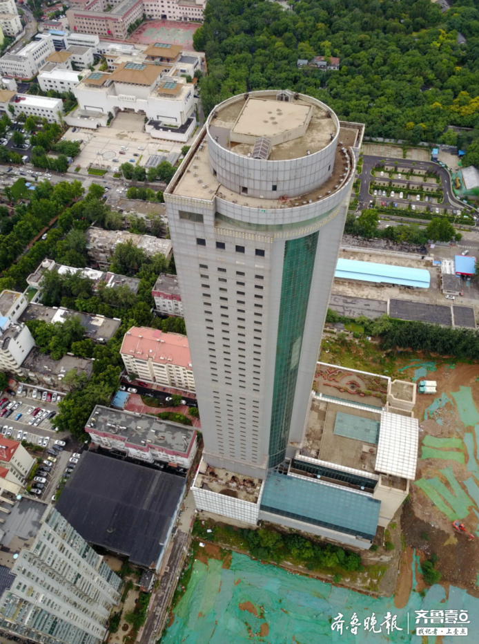 大众报业·齐鲁壹点烂尾24年，济南这座高楼终于要拆！为济南千佛山北广场让路
